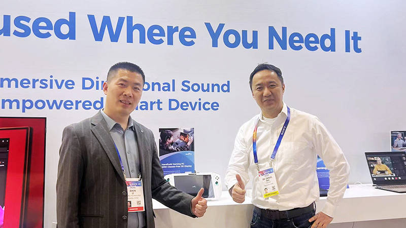 D One 搭载清听声学定向扬声器聚音屏技术不朽情缘正版CES 2025 腾讯游戏掌机3(图2)